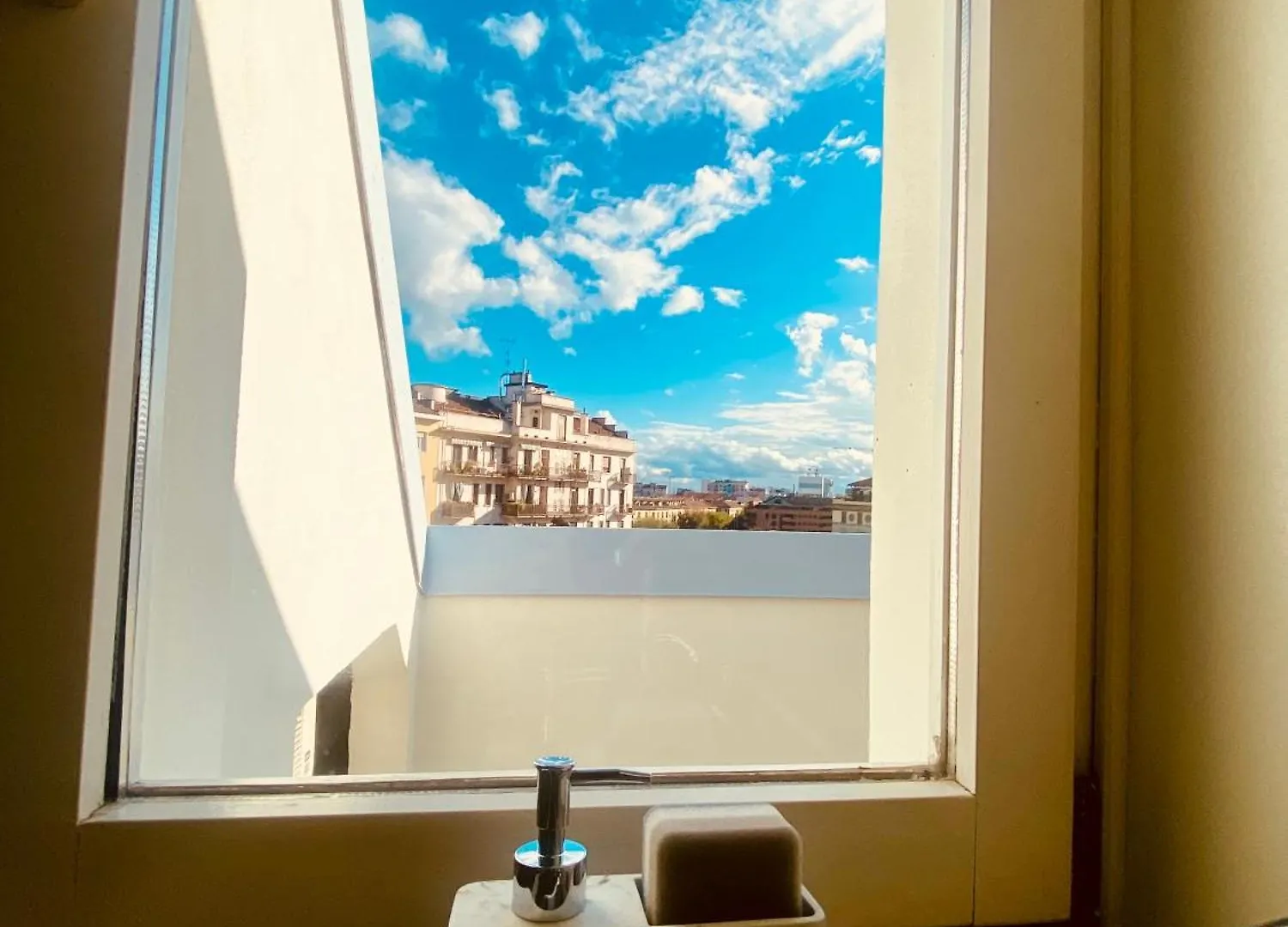 밀라노 Charming Attico Vista Duomo 아파트